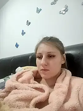 Caroline – webcam model profile photo Image 4