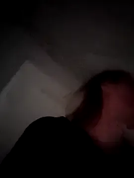 Caroline – webcam model profile photo Image 8