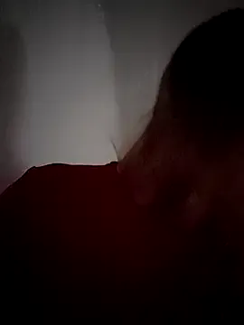 Caroline – webcam model profile photo Image 9