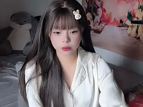 ROSE-ELEENA – webcam model profile photo Image 7