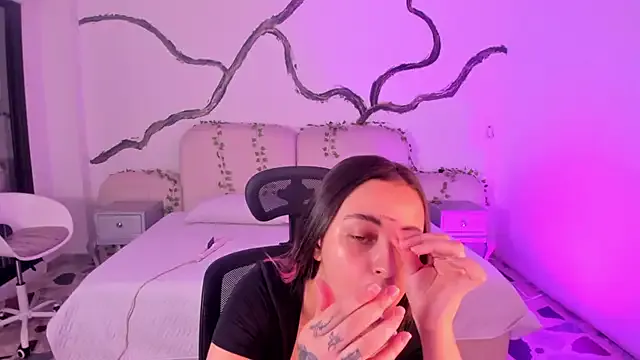 ElaRossie – webcam model profile photo Image 6