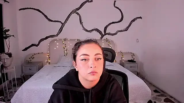 ElaRossie – webcam model profile photo Image 9