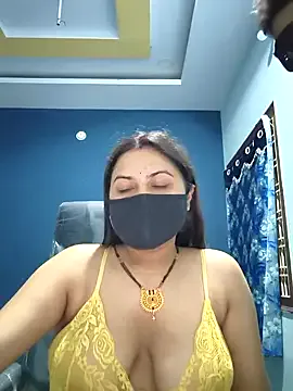 MonaLys – webcam model profile photo Image 13