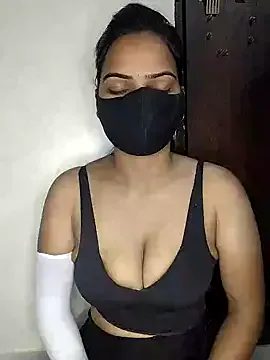 AngelCoco – webcam model profile photo Image 2