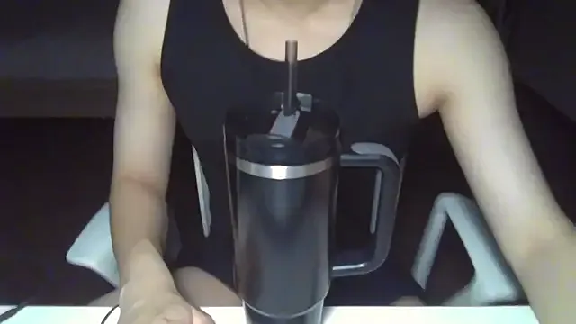 MiraKova – webcam model profile photo Image 9