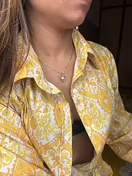 EsmeBrowm – webcam model profile photo Image 18