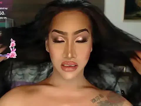 MiraKova – webcam model profile photo Image 5