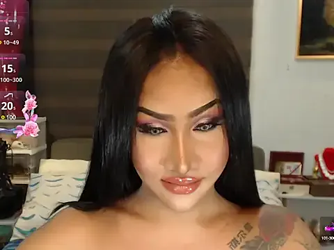 MiraKova – webcam model profile photo Image 7