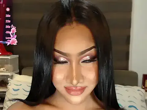 MiraKova – webcam model profile photo Image 8