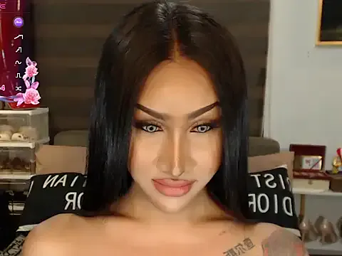 MiraKova – webcam model profile photo Image 9