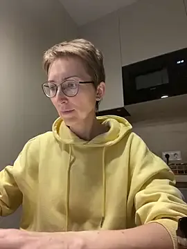 LT-333 – webcam model profile photo Image 2