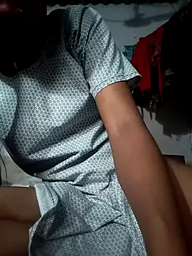 AriaVex – webcam model profile photo Image 3
