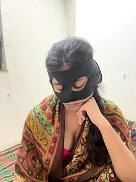 Selvaggia_official83 – webcam model profile photo Image 2