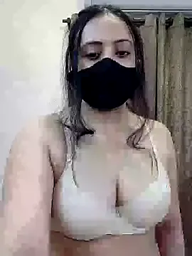 JuliaAzzuro – webcam model profile photo Image 4