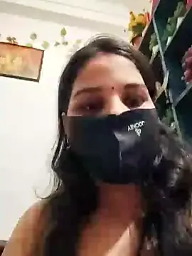 Scarlett – webcam model profile photo Image 12