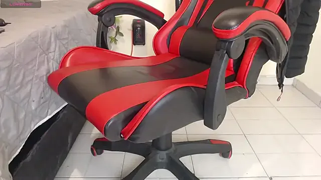 MiraKova – webcam model profile photo Image 9