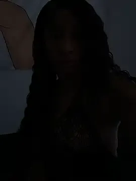 Yiyi-707 – webcam model profile photo Image 10