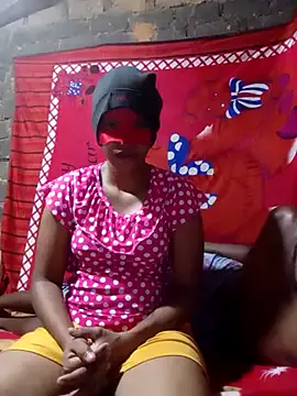 KatieMayers – webcam model profile photo Image 3