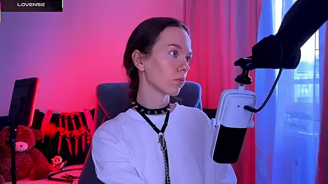 EsmeBrowm – webcam model profile photo Image 10