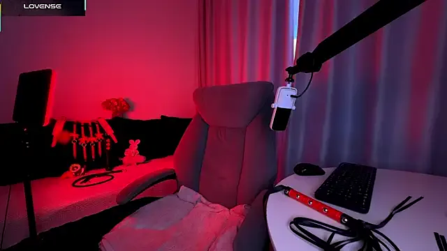 EsmeBrowm – webcam model profile photo Image 9