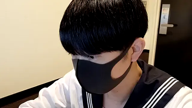 Bella – webcam model profile photo Image 3