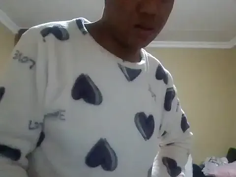 MiraKova – webcam model profile photo Image 6