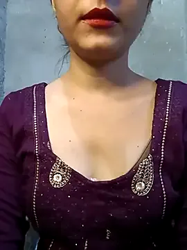 AmelyLu – webcam model profile photo Image 11