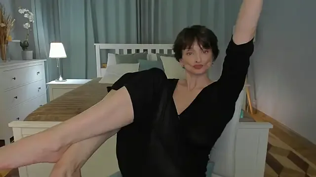 HotBella- – webcam model profile photo Image 3