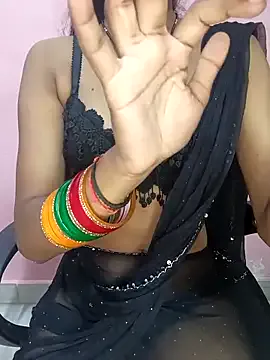 MiraKova – webcam model profile photo Image 3