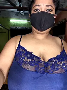 EsmeBrowm – webcam model profile photo Image 12