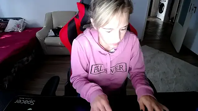 ElaRossie – webcam model profile photo Image 16