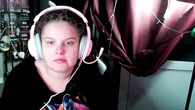 MiraKova – webcam model profile photo Image 13