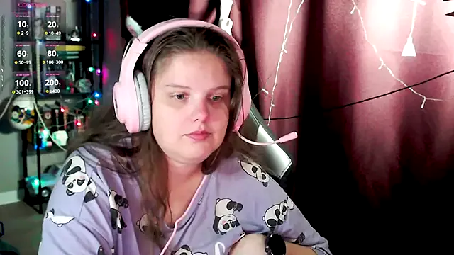 MiraKova – webcam model profile photo Image 18