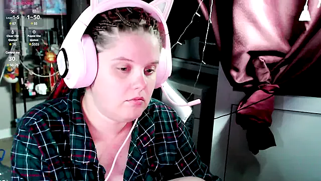 MiraKova – webcam model profile photo Image 4