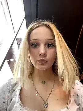 EsmeBrowm – webcam model profile photo Image 13