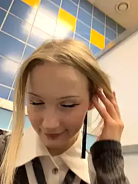 EsmeBrowm – webcam model profile photo Image 17