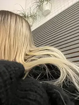 EsmeBrowm – webcam model profile photo Image 4