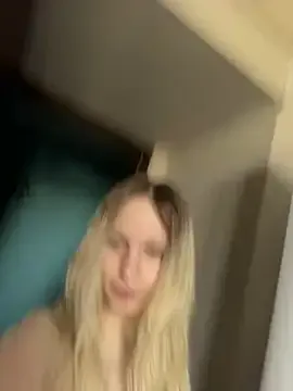 EsmeBrowm – webcam model profile photo Image 5