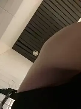 EsmeBrowm – webcam model profile photo Image 9