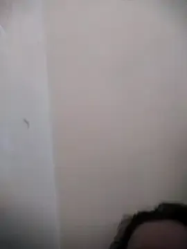 Carine – webcam model profile photo Image 8