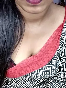 LiaWest – webcam model profile photo Image 16