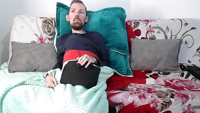 MiraKova – webcam model profile photo Image 15