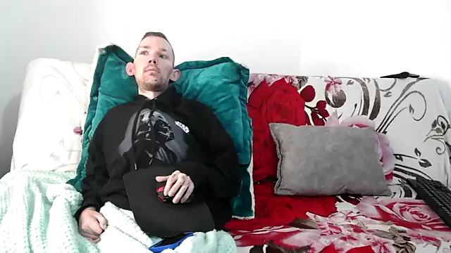 MiraKova – webcam model profile photo Image 18