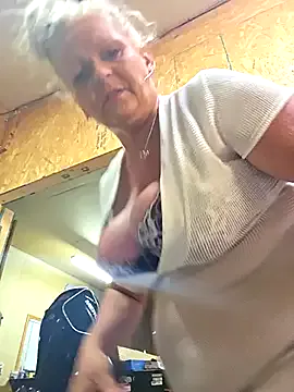 V-Hot-Sweti – webcam model profile photo Image 7