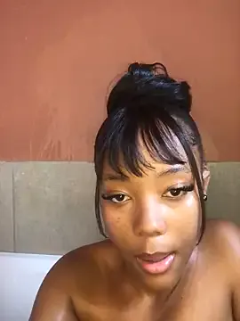 HotFox23 – webcam model profile photo Image 3