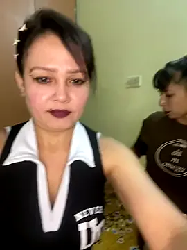 Dolce – webcam model profile photo Image 7