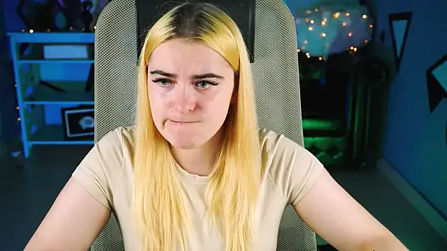 Sofi2 – webcam model profile photo Image 10