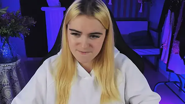 Sofi2 – webcam model profile photo Image 13