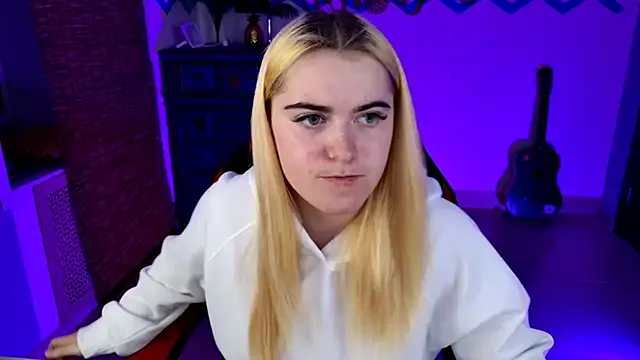 Sofi2 – webcam model profile photo Image 16