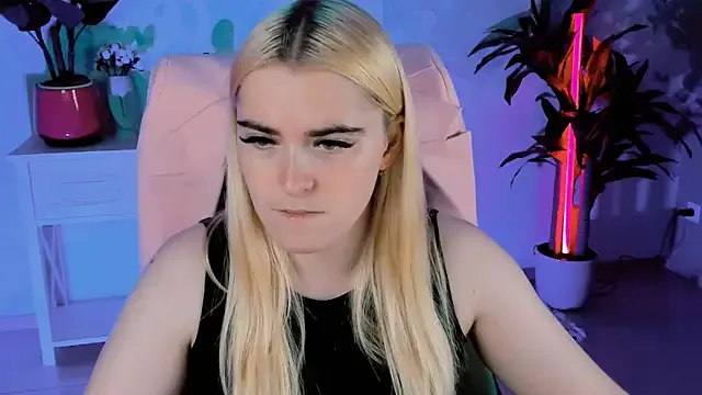 Sofi2 – webcam model profile photo Image 6